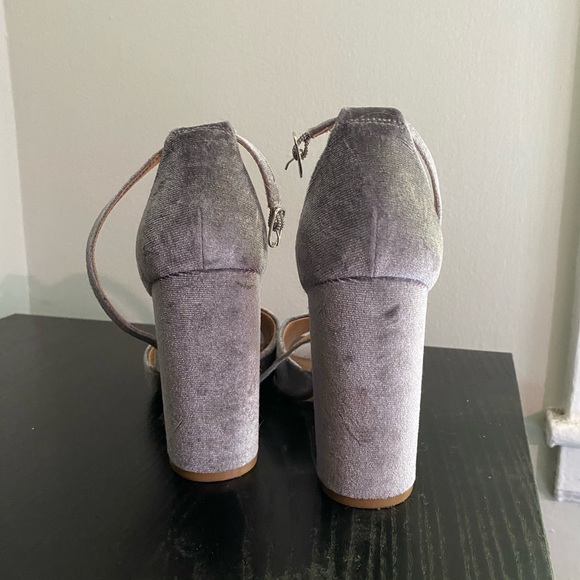 Steve Madden Heels - Velvet - Picture 3 of 4